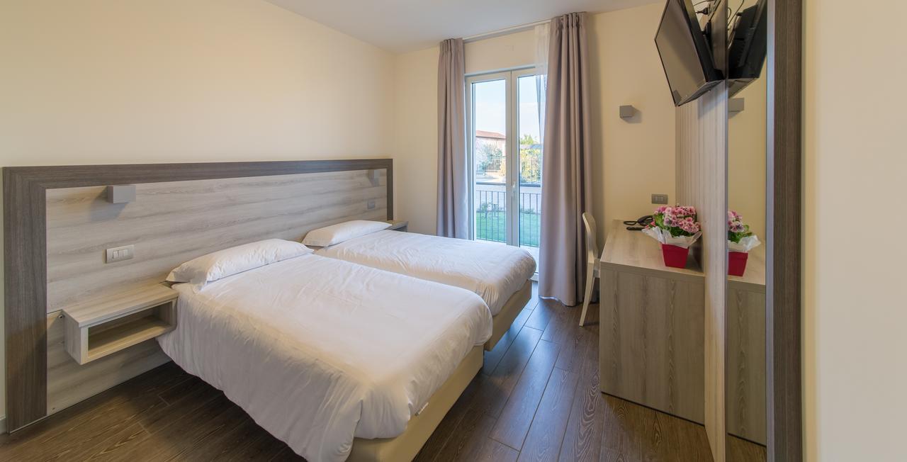 Hotel Panineria Colombera Rossa Brescia Ngoại thất bức ảnh